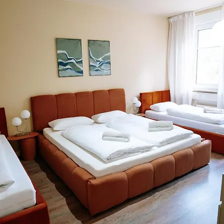 Grosse In Der Suedvorstadt Mit Parkplaetzen Apartamento Leipzig