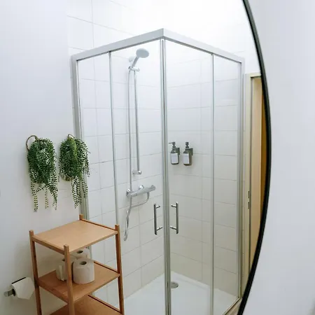 Grosse In Der Suedvorstadt Mit Parkplaetzen Apartamento *