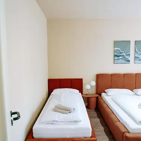 Grosse In Der Suedvorstadt Mit Parkplaetzen Apartamento Leipzig