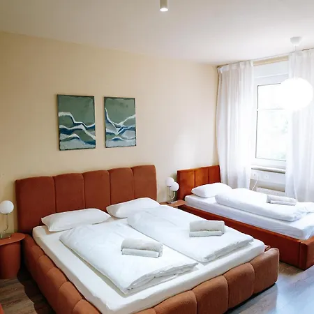 Apartamento Grosse In Der Suedvorstadt Mit Parkplaetzen