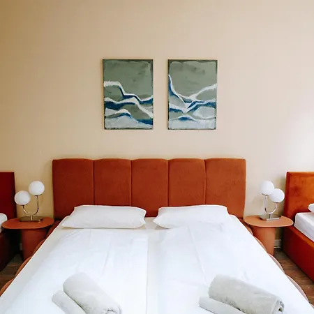 Apartamento Grosse In Der Suedvorstadt Mit Parkplaetzen