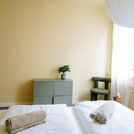 Grosse In Der Suedvorstadt Mit Parkplaetzen Apartamento *