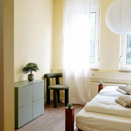 Apartamento Grosse In Der Suedvorstadt Mit Parkplaetzen Leipzig