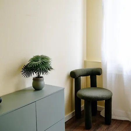 Apartamento Grosse In Der Suedvorstadt Mit Parkplaetzen Leipzig