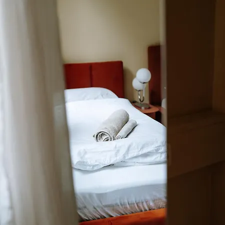 Grosse In Der Suedvorstadt Mit Parkplaetzen Apartamento *