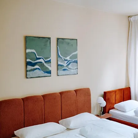 Grosse In Der Suedvorstadt Mit Parkplaetzen Apartamento Leipzig